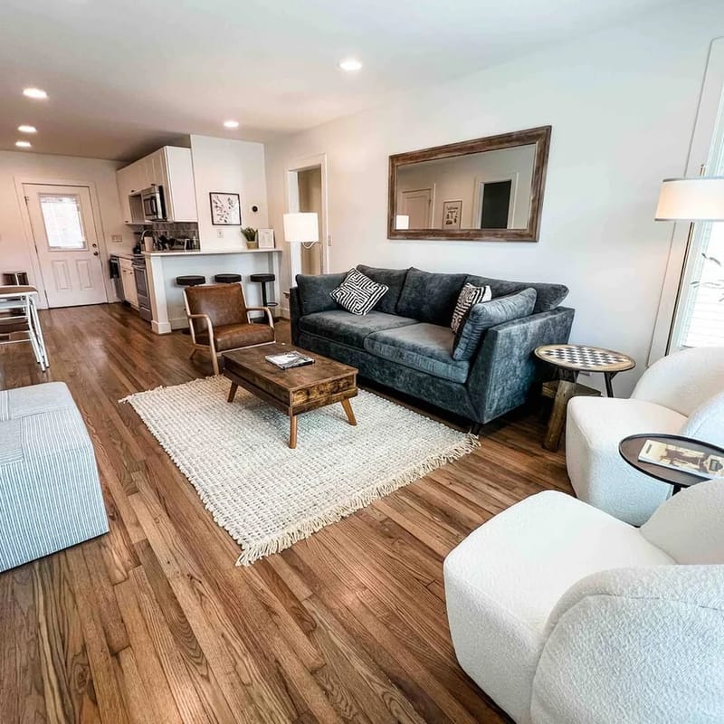 Delightful 2 BR Condo Downtown Homewood